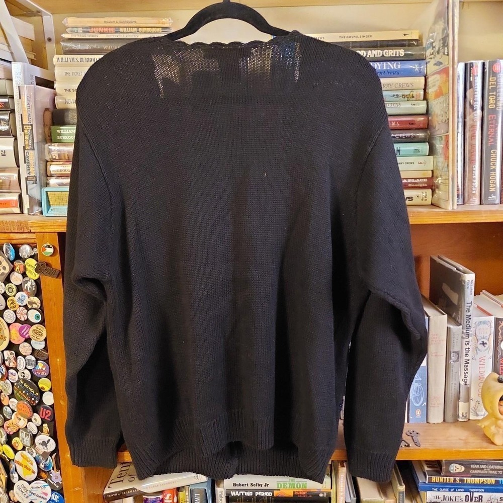 Vintage black beaded cardigan with scalloped neckline. - Picture 2 of 6